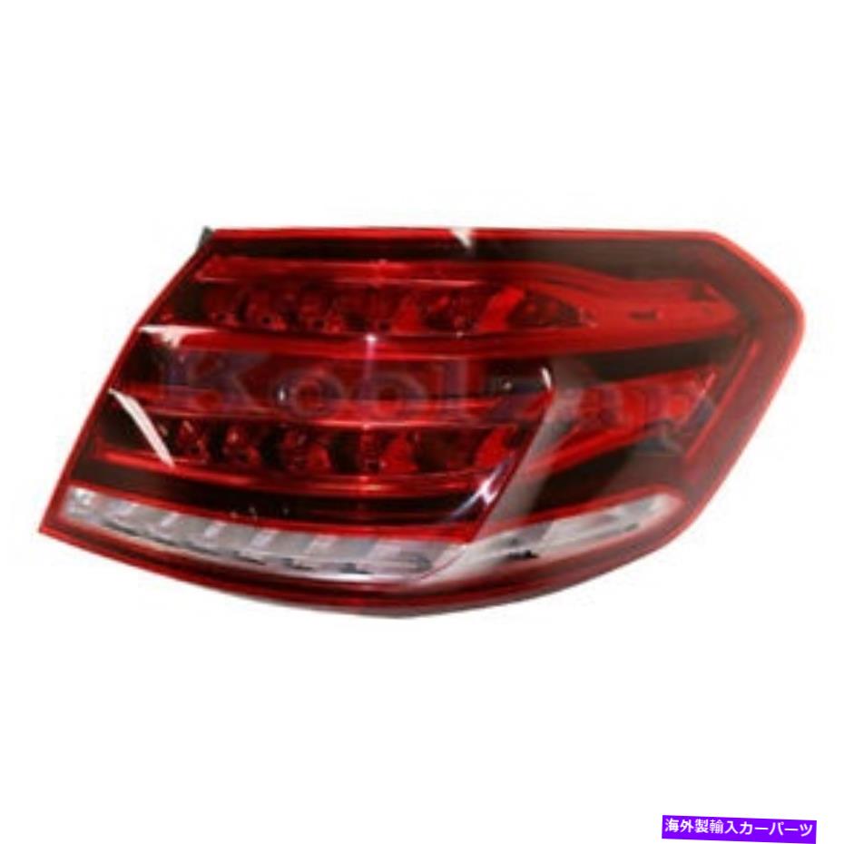 USテールライト 15-16ベンツEクラスの外側のTaillightテールランプリアブレーキライトw /電球右側 15-16 Benz E-Class Outer Taillight Tail Lamp Rear Brake Light w/Bulb Right Side【並行輸入品】