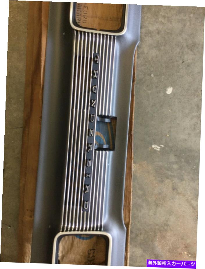 USテールライト NOS 1969フォードサンダーバードリアテールランプパネルカバーC9SZ-13489-A Nos 1969 Ford Thunderbird Rear Tail lamp Panel Cover C9SZ-13489-A【並行輸入品】