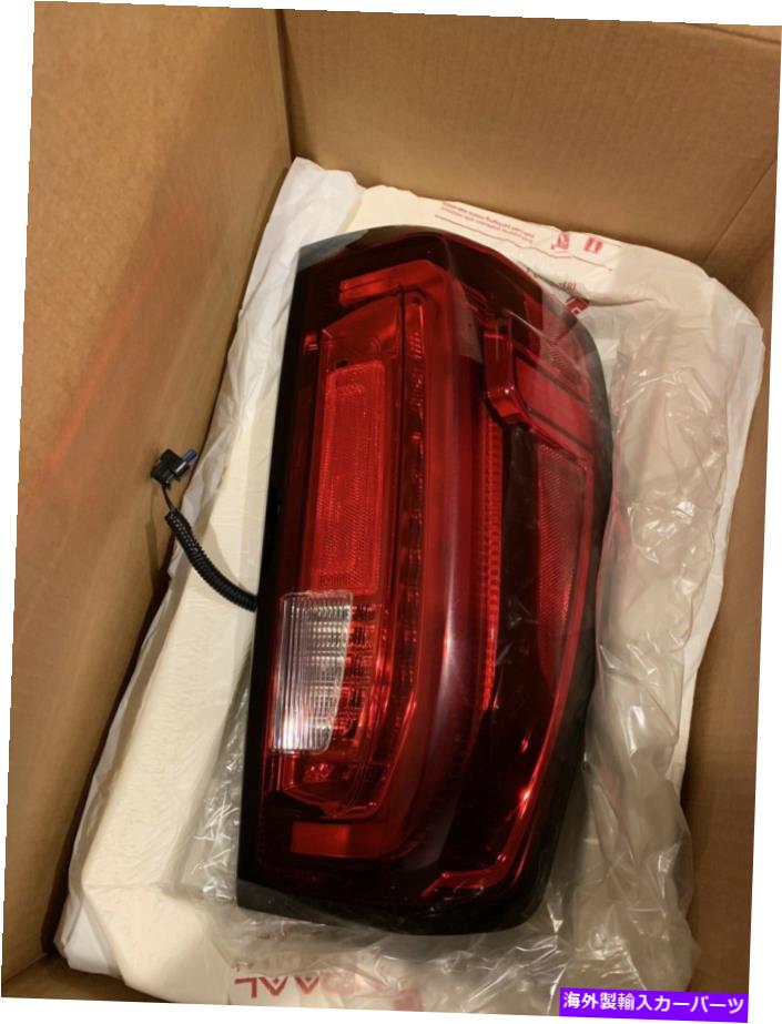 USテールライト 2019 - 2020 GMCシエラデナリ右助手席側テールライトOEM LED 2019 - 2020 GMC Sierra Denali Right Passenger side Tail Light OEM LED【並行輸入品】