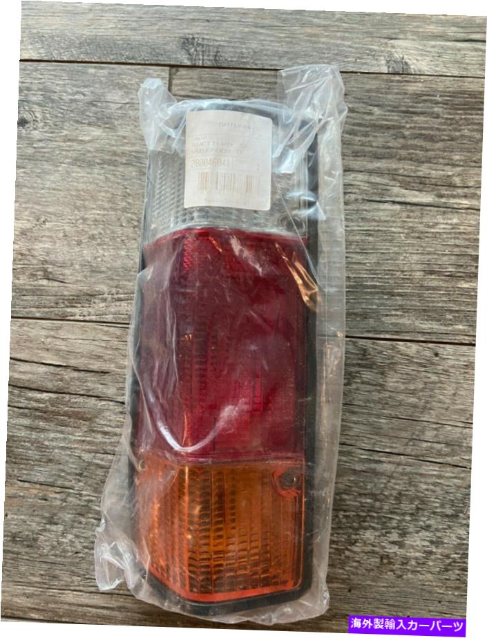 USテールライト OEMビンテージVWテールライトレンズアセンブリ、右側キャディトラック、'74 - '83 OEM Vintage VW Tail Light Lens Assembly, Right Side Caddy Truck, '74 - '83【並行輸入品】
