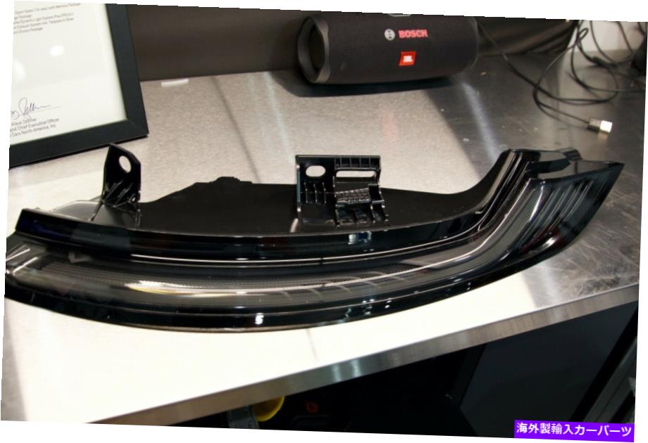 USテールライト 2020 Porsche Carrera 911 992右助手席側テールライト 2020 Porsche Carrera 911 992 Right Passenger Side Tail Light【並行輸入品】