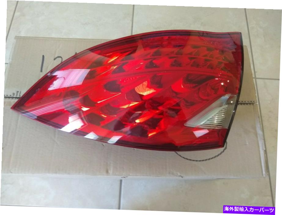 USテールライト Porsche Cayenne OEM 2011-14テールライト旅客の末尾95863109614 89502530 PORSCHE CAYENNE OEM 2011-14 Tail Light Passenger Outter 95863109614 89502530 New【並行輸入品】