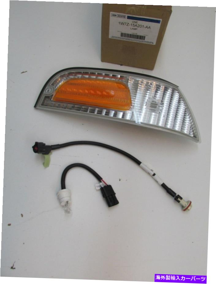 サイドマーカー 1999-2011 Ford Crown Victoria OE Front Right Side Marker W Strobe 1W7Z-15A201-AA 1999-2011 Ford Crown Victoria OE Front Right Side Marker w Strobe 1W7Z-15A201-AA【並行輸入品】