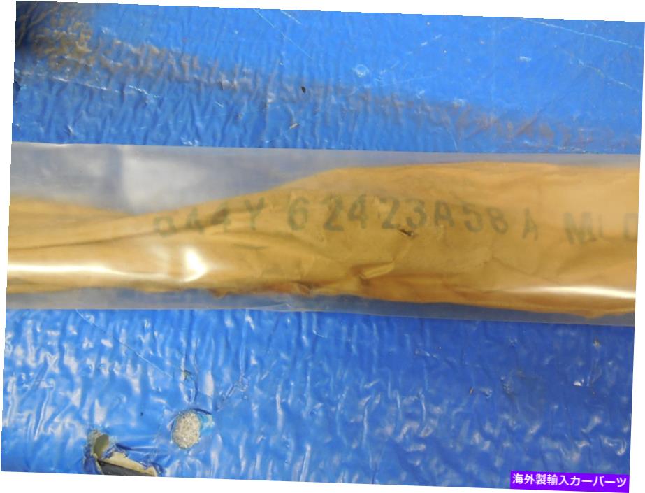 trim panel Nos 1974 1975 1976 Mercury Comet 2ドアテールライトパネルトリムモールディング新しいPasseng NOS 1974 1975 1976 MERCURY COMET 2 DOOR TAILLIGHT PANEL TRIM MOLDING NEW PASSENG【並行輸入品】