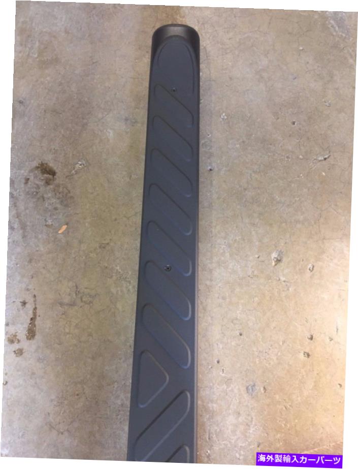 Nerf Bar 新しいOEM 2005-2017日産フロンティアキングキャブステップレール /ネルフバー - チャコール NEW OEM 2005-2017 NISSAN FRONTIER KING CAB STEP RAILS / NERF BARS - CHARCOAL【並行輸入品】