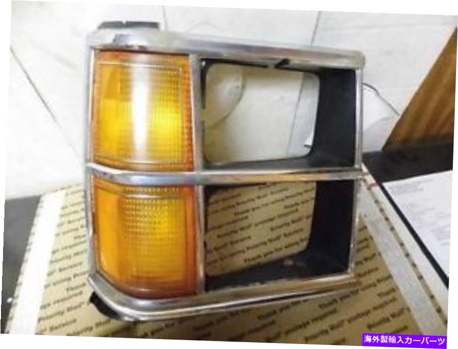 Headlight Covers 乗客の右ヘッドライトドア/パークランプ付きカバー84-86 Caravan 554524 PASSENGER RIGHT HEADLIGHT DOOR/COVER WITH PARK LAMP 84-86 CARAVAN 554524【並行輸入品】