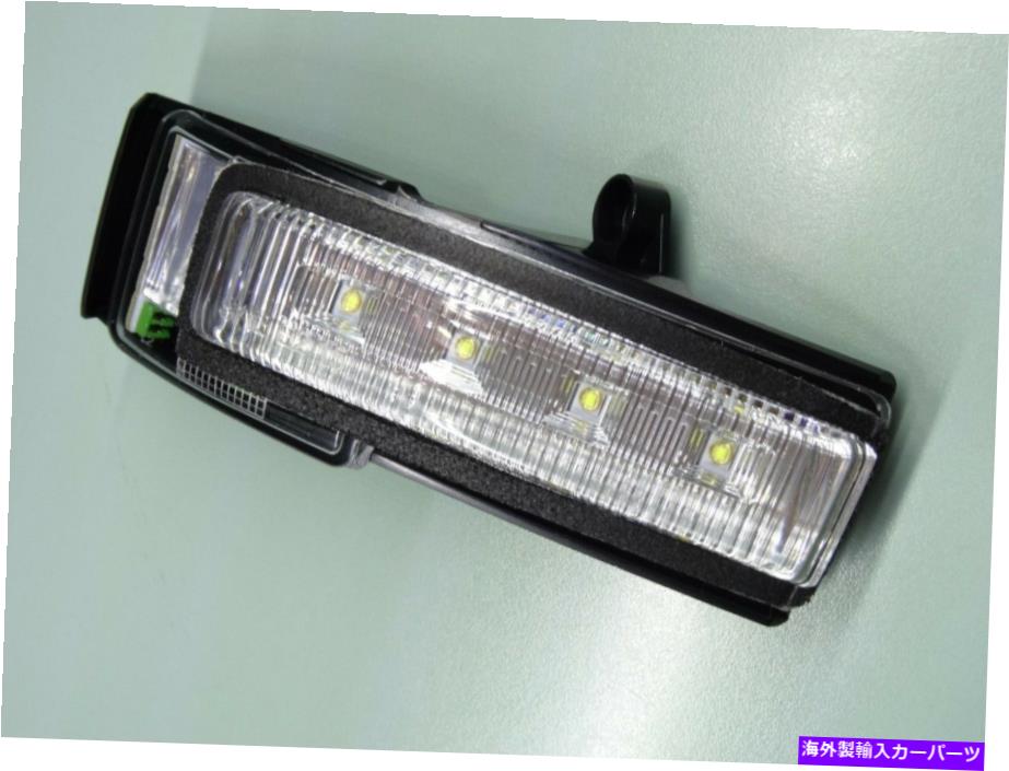 USミラー 2015-2018 Ford F150左ターン信号とドライバーサイドミラー用の4 LEDスポットライト付き 2015-2018 Ford F150 Left Turn Signal with 4-LED Spotlight for Driver Side Mirror【並行輸入品】