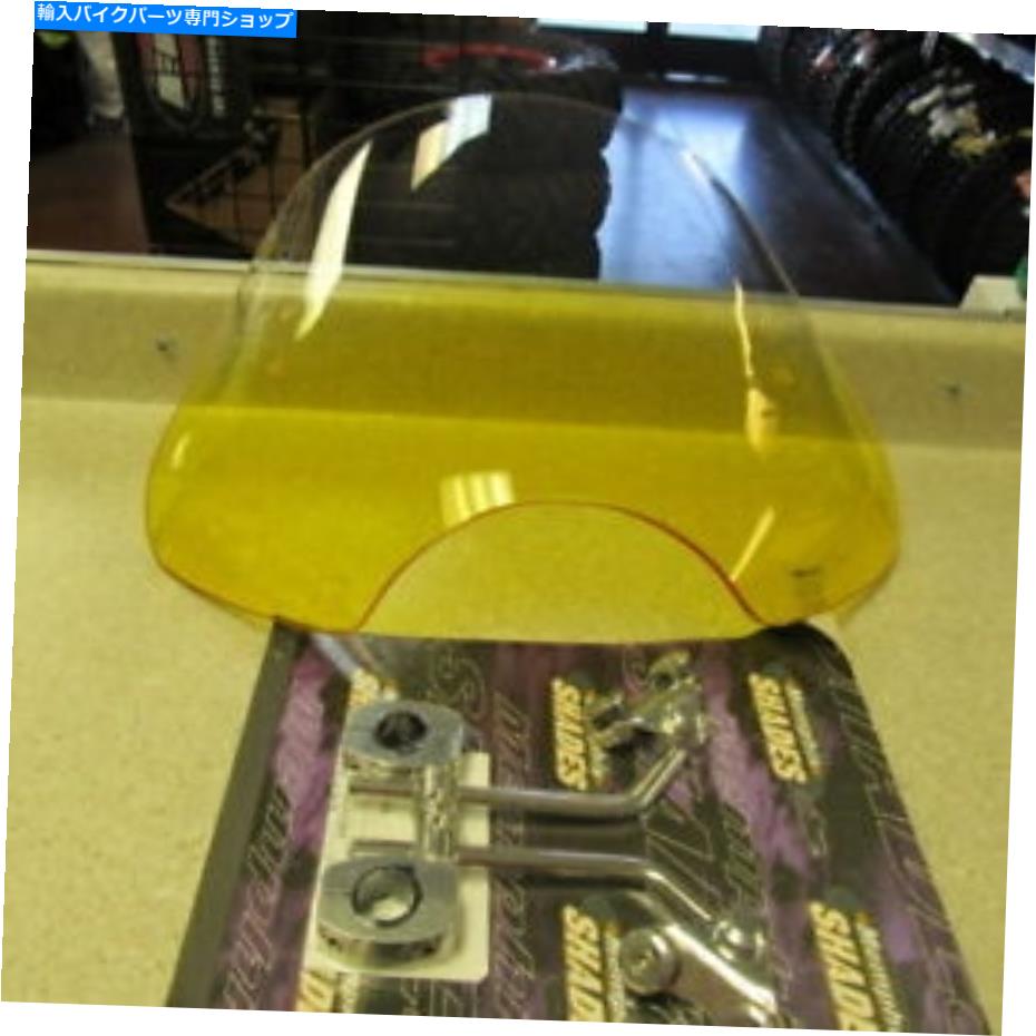 Windshields メンフィスシェードMEM1615フロントガラスイエローw/ハードウェアNO MEMPHIS SHADES MEM1615 WINDSHIELD YELLOW W/HARDWARE NOS【並行輸入品】