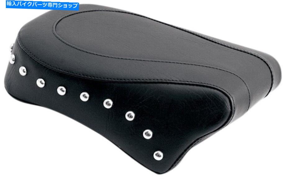 Seats Concho Skirtは06-17 HD DYNA用のビニールピリオンパッドマスタング76108 Concho Skirt Studded Vinyl Pillion Pad Mustang 76108 For 06-17 HD Dyna【並行輸入品】
