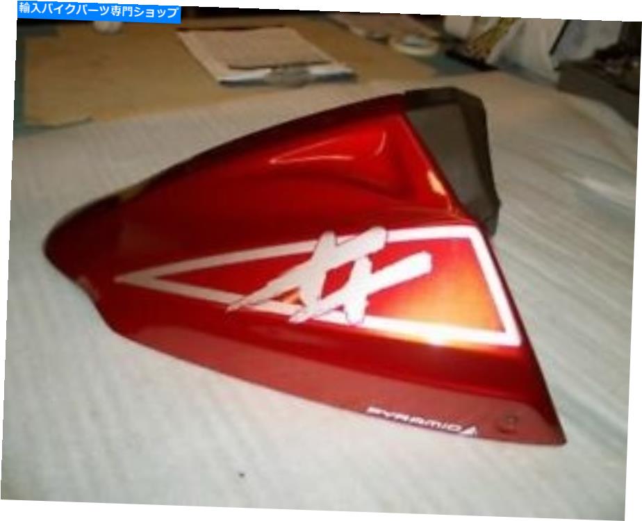 Seats ホンダブラックバードCBR1100XX 97-07シートカウルピラミッド塗装 - 赤 Honda Blackbird CBR1100XX 97-07 Seat Cowl Pyramid Painted - Red【並行輸入品】
