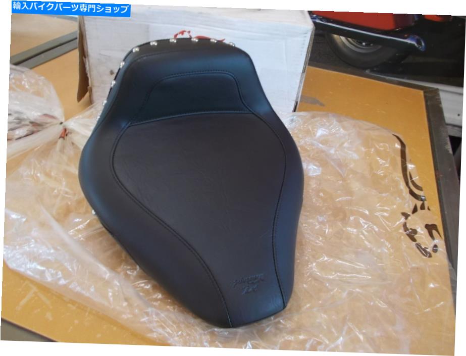 Seats Nos Mustang Sport Solo Studded Seat 2000-2007 Softail 75225 NOS Mustang Sport Solo Studded Seat 2000-2007 Softail 75225【並行輸入品】｜Us Custom Parts Shop USDM