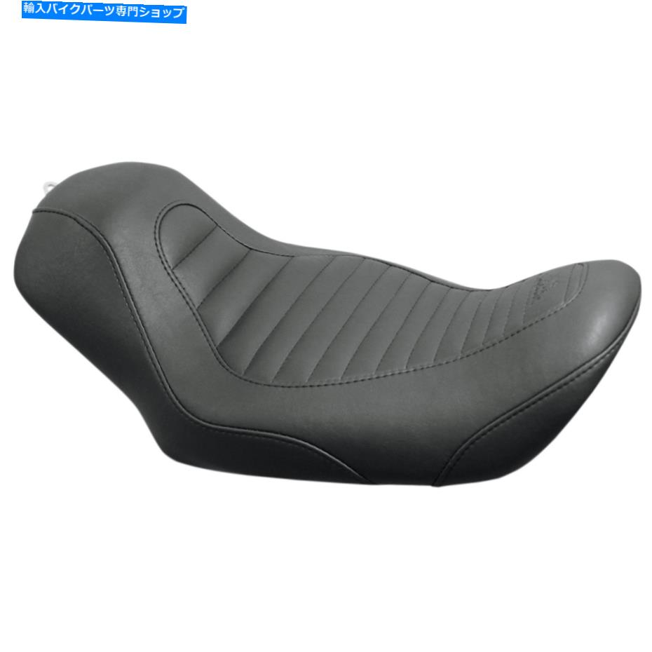 Seats マスタングモーターサイクル製品トリッパーソロシート-Tuck and Roll -Dyna 76748 MUSTANG MOTORCYCLE PRODUCTS Tripper Solo Seat - Tuck and Roll - Dyna 76748【並行輸入品】