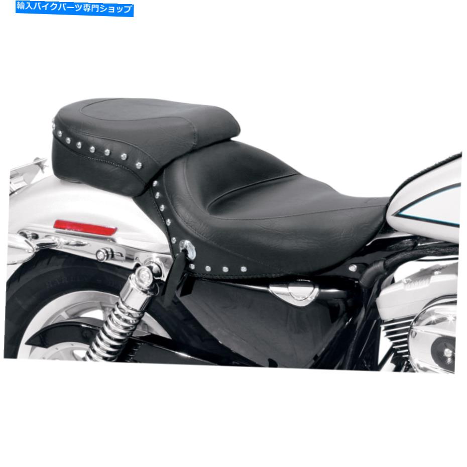 Seats マスタングオートバイ製品ワイドスタッズソロシート-XL '04+ 76153 MUSTANG MOTORCYCLE PRODUCTS Wide Studded Solo Seat - XL '04+ 76153【並行輸入品】