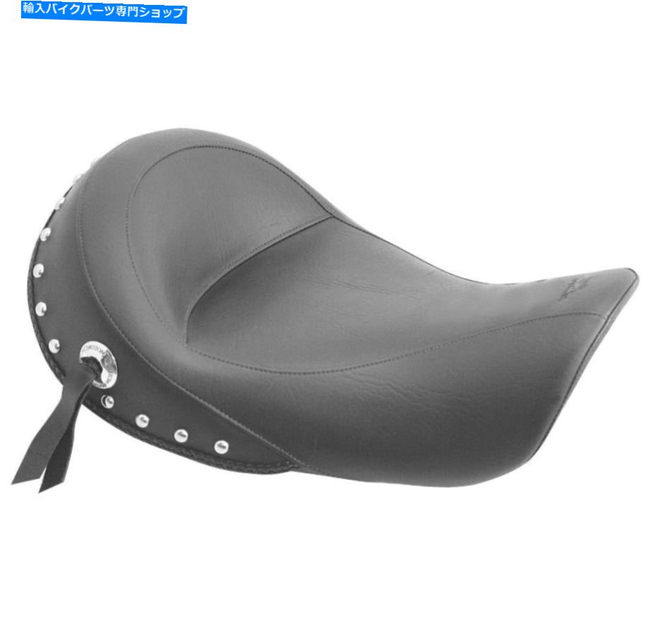 Seats Mustang 75084 Chrome Studsを備えたソロシートをスタッズしました Mustang 75084 Studded Solo Seat with Chrome Studs【並行輸入品】