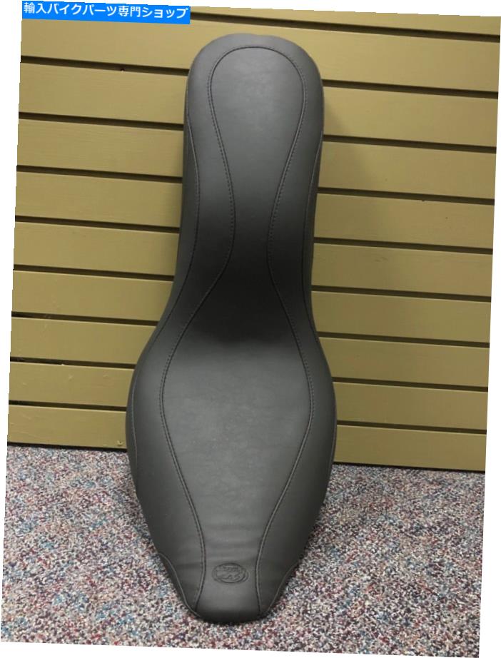 Seats マスタング-76372-デイトリッパーワンピースシート Mustang - 76372 - DayTripper One-Piece Seat【並行輸入品】