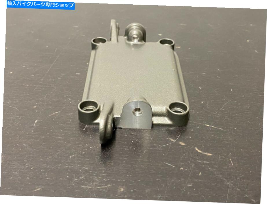 Engine Covers DUCATI 916/748ストックOE排気バルブカバー、24010111a Ducati 916/748 Stock OE Exhaust Valve Cover, 24010111A【並行輸入品】