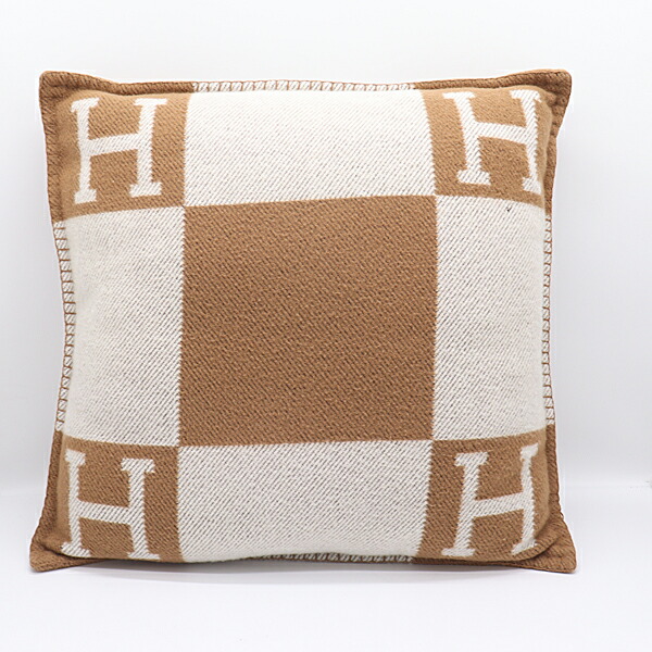 楽天市場】エルメス クッション アヴァロンIII PM ココ・カモミール