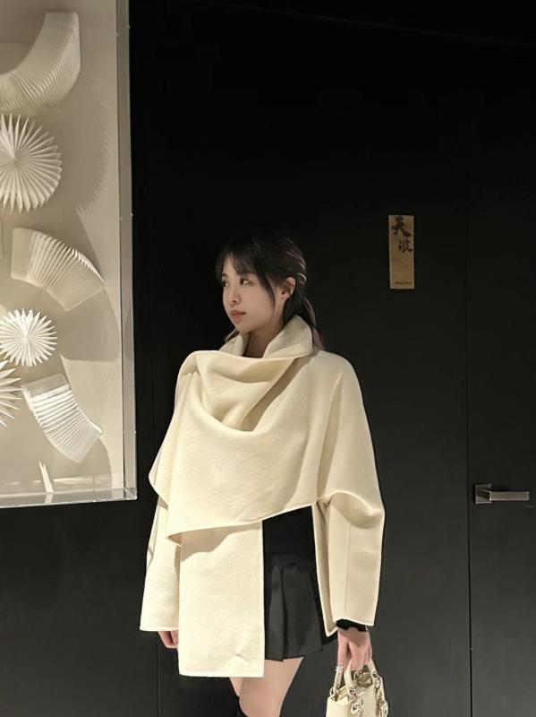 薄墨色の 両面の 羊毛の えり巻きの マントの 厚地の外套の 成人女性の 小っちゃい 両面の マントの 厚地の外套