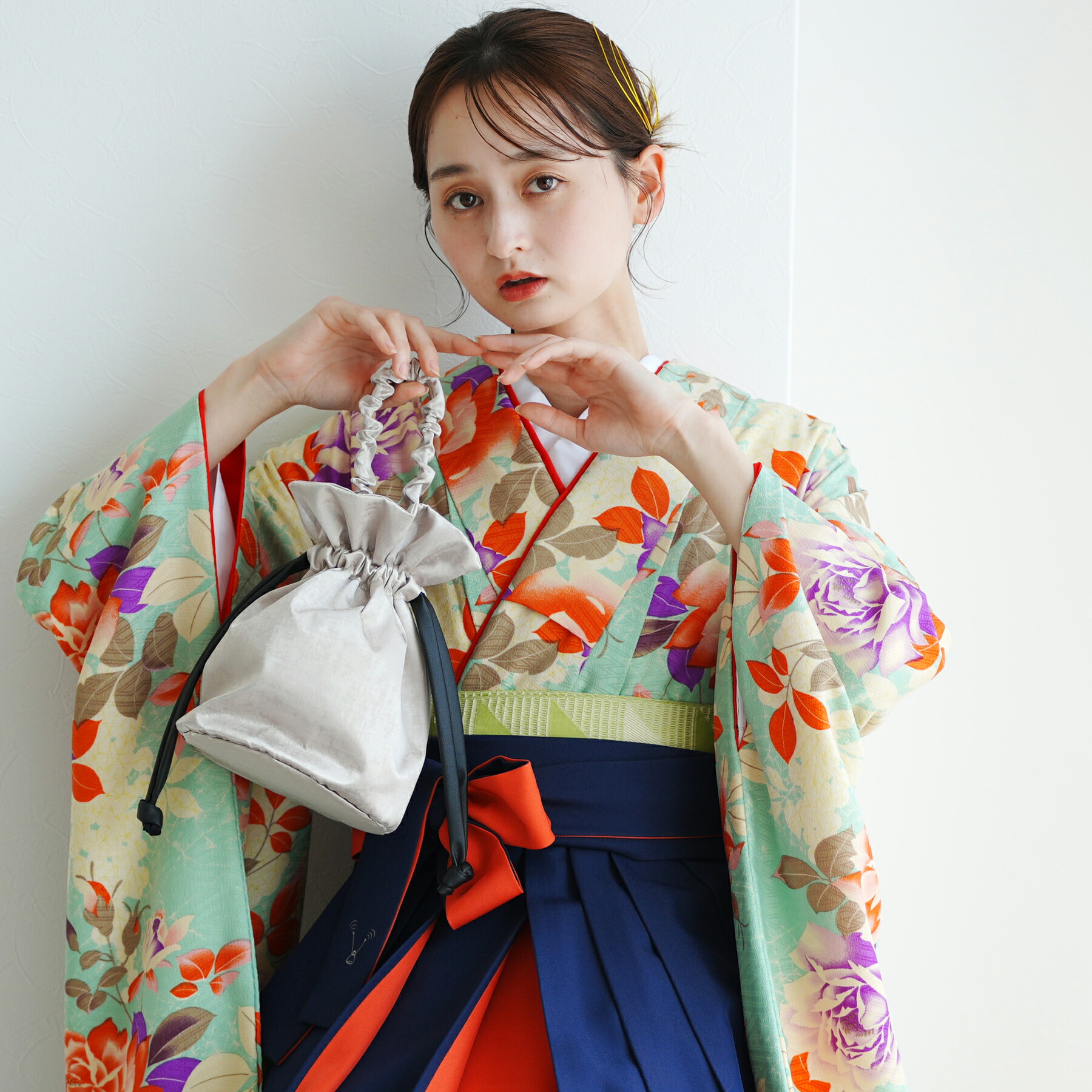 【レンタル】【モダンアンテナ 袴 17点セット 日本製 レトロミントの古布アンティークタッチ薔薇】二尺袖着物 はかま フルセット 卒業式 大学生 専門学生 レディース 女性 袴91-99cm（身長153-170cm）足袋プレゼント 重ね衿縫い付済 往復送料無料