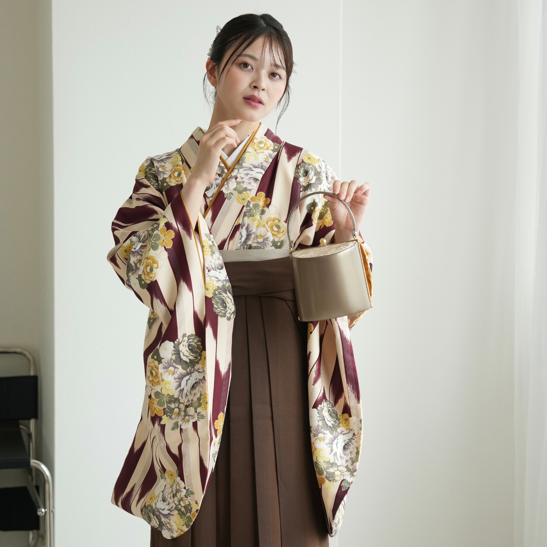 【レンタル】【ニコアンティーク 袴 17点セット 】二尺袖着物 はかま フルセット 卒業式 大学生 専門学生 レディース 女性 袴91-99cm（身長153-170cm）足袋プレゼント 重ね衿縫い付済 往復送料無料｜utatane