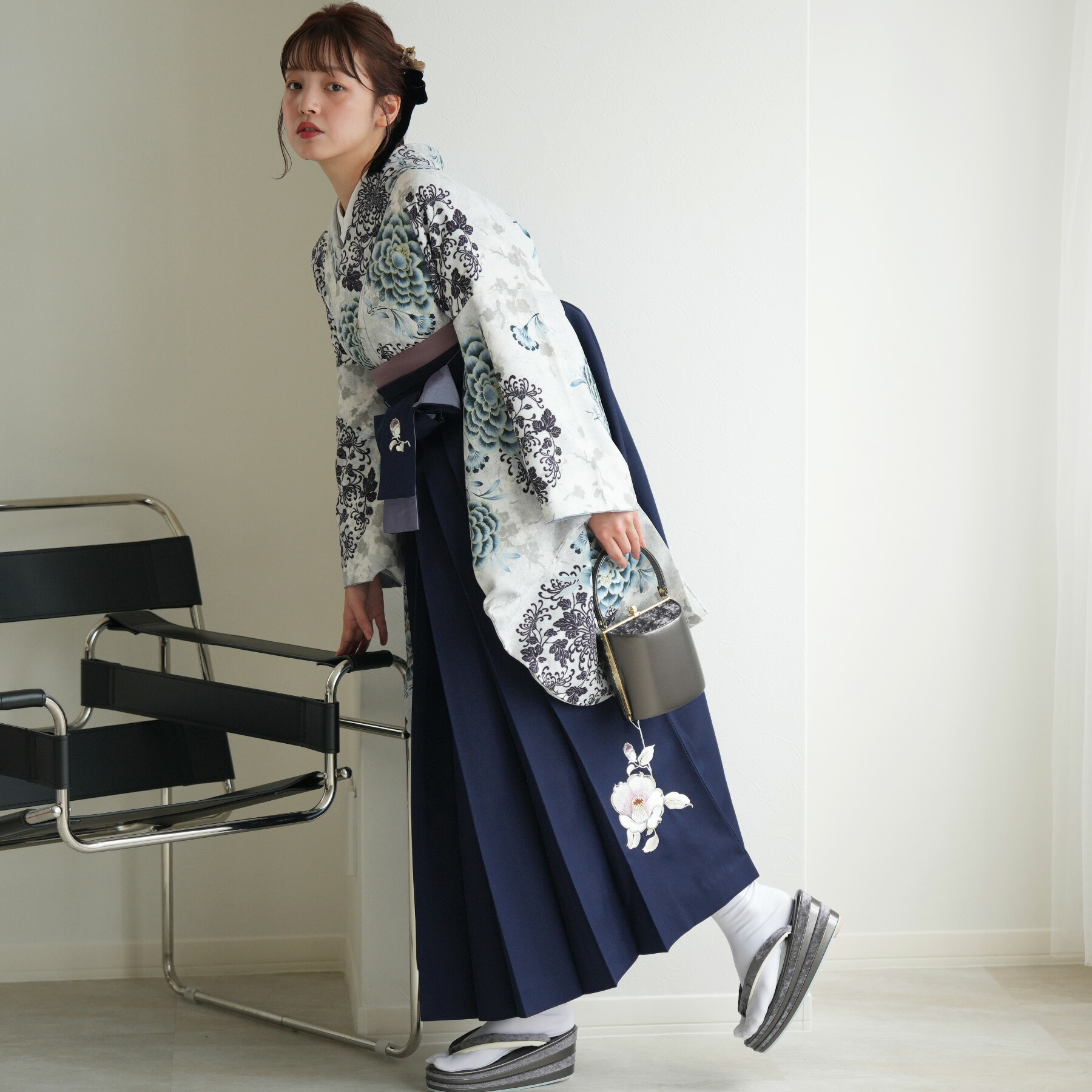 【レンタル】【そしてゆめ 袴 17点セット 日本製　広がるエメラルドの菊】二尺袖着物 はかま フルセット 卒業式 大学生 専門学生 レディース 女性 袴91cm（身長153-158cm）ブーツ着用時165cmまで適応 足袋プレゼント 往復送料無料｜utatane