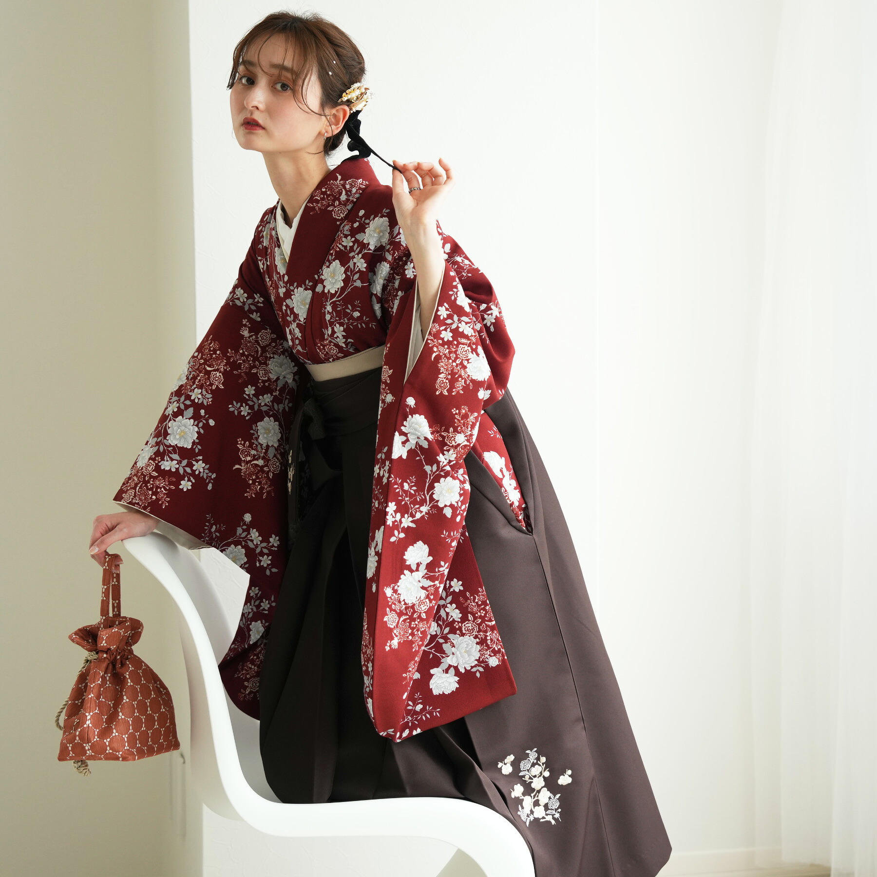 【レンタル】【Heather 袴 17点セット 赤茶色にバラ 日本製】 赤茶系 二尺袖着物 はかま フルセット 卒業式 大学生 専門学生 レディース 女性 足袋プレゼント 重ね衿縫い付済 往復送料無料｜utatane 29,599円