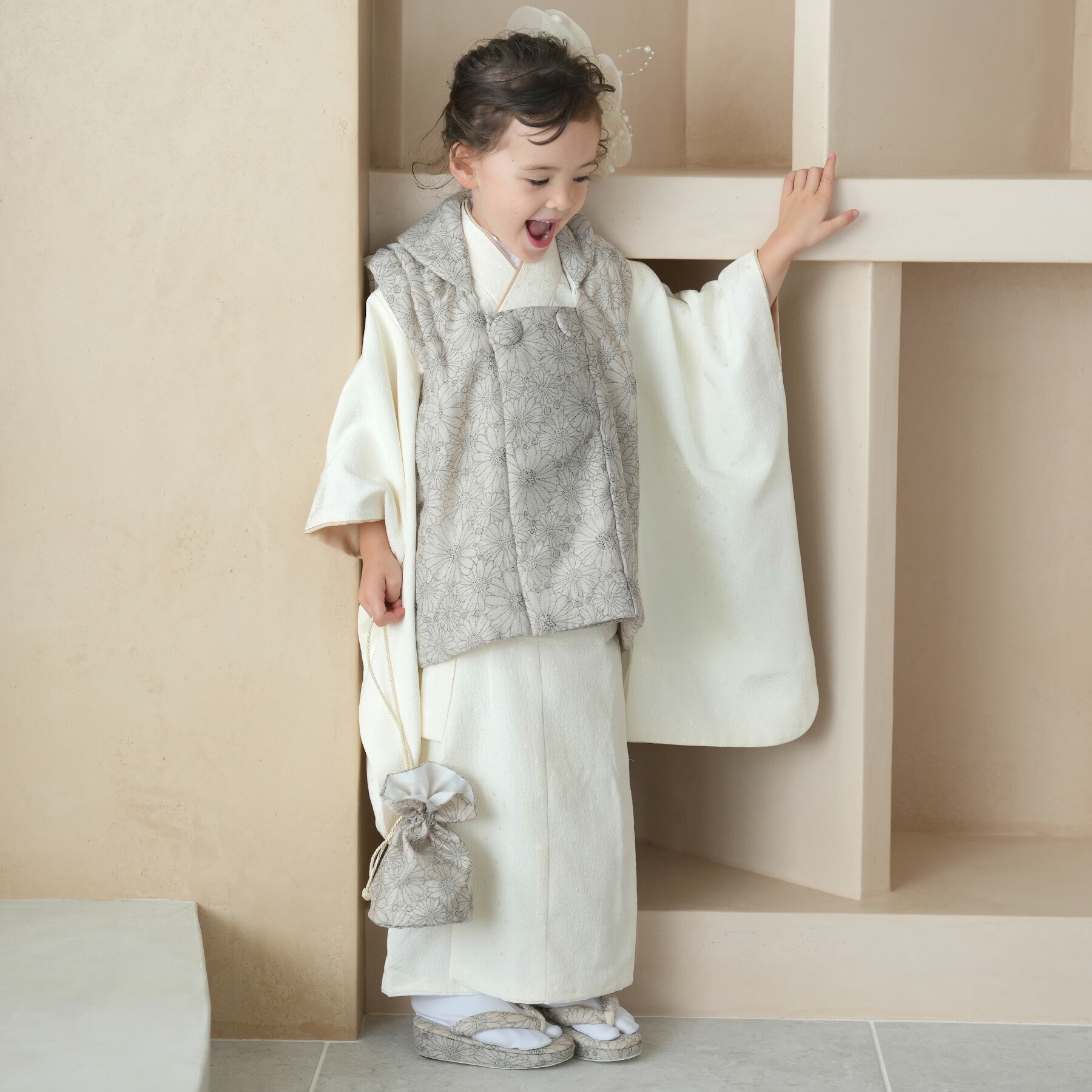 【美品】utatane 七五三着物セット 3歳 レンタル】七五三着物 3歳女の子 被布セット 和風館 コード刺繍