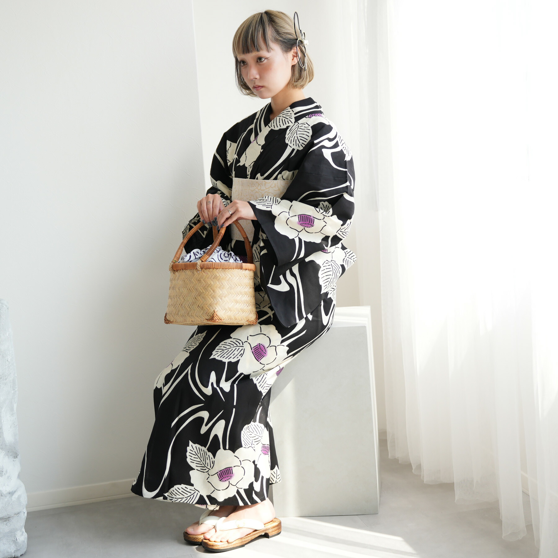 【utatane×注染工房 日本製小幅生地使用 浴衣3点セット赤坂紬 黒地に牡丹】特選シリーズ 注染 本染め にじみ 手染め ぼかし フリーサイズ 浴衣セット（ゆかた・帯・下駄）ですぐお出かけ 日本製 国産 手縫い併用国内縫製 奈良の職人さんの手染め