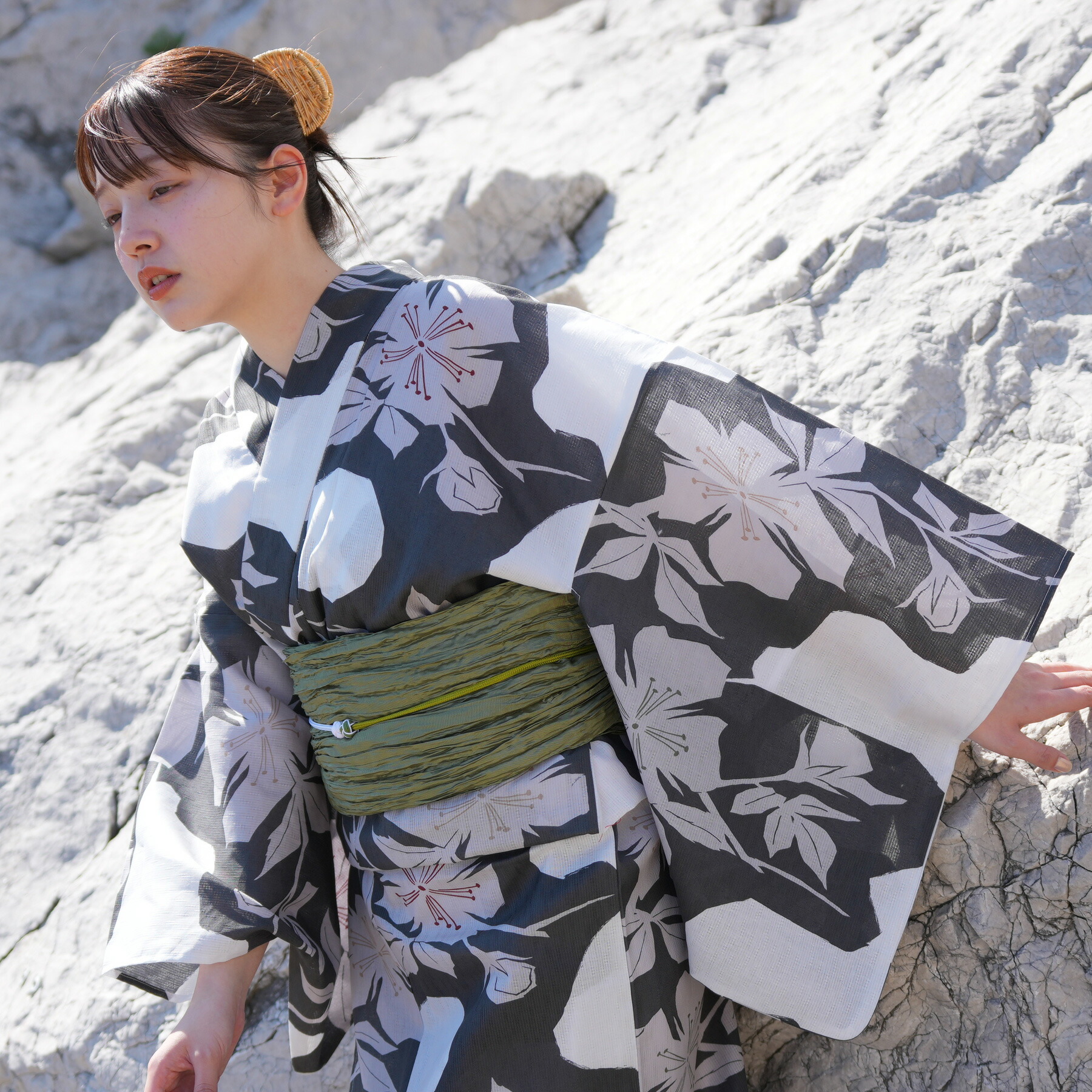 楽天市場】【浴衣+作り帯2点セット 白黒の重なる小花】コットン