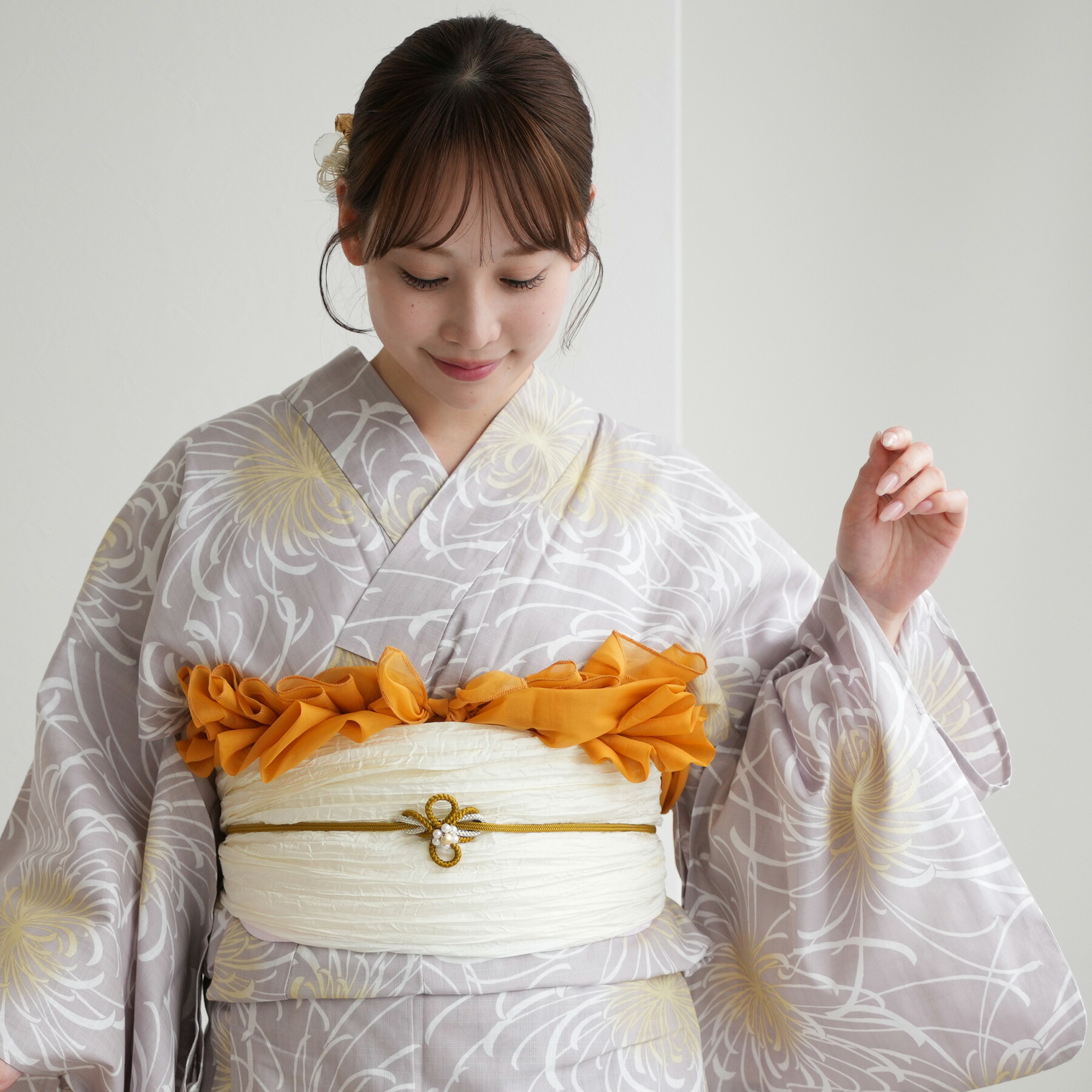 【高級変わり織 浴衣3点セット グレーに広がる菊】コットン100％ フリーサイズ 浴衣セット（ゆかた・帯・下駄）ですぐお出かけ 古典 レトロ 9,749円