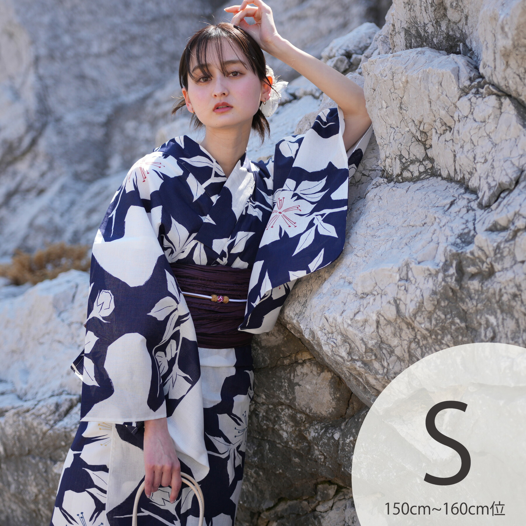 【utatane 高級変わり織 浴衣3点セット 白地に紺の花切り絵】ここでしか買えない昭和初期アンティーク復刻版 プチサイズ（150-160cm）Sサイズ 浴衣セット（ゆかた・帯・下駄）うたたね 上質 国産生地 国内染色 低身長コーデ