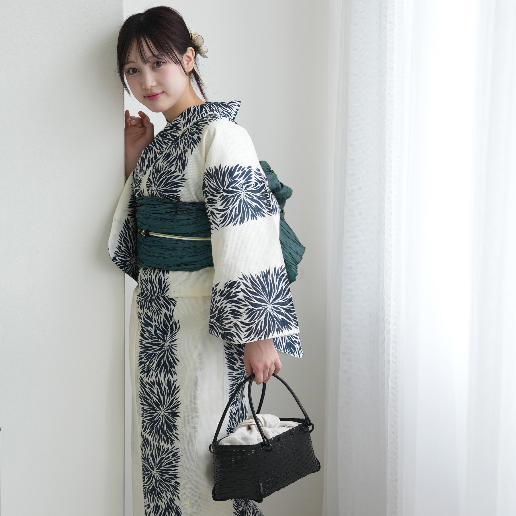 【ニコアンティーク セパレート高級変わり織 二部式浴衣3点セット クリーム麻の葉と鉄紺よろけ菊】みんなと違う浴衣を着よう！個性派きものブランドNicoAntique フリーサイズ 浴衣セット（ゆかた上下・帯・下駄） 大正浪漫 レトロ 国産生地 国内染色