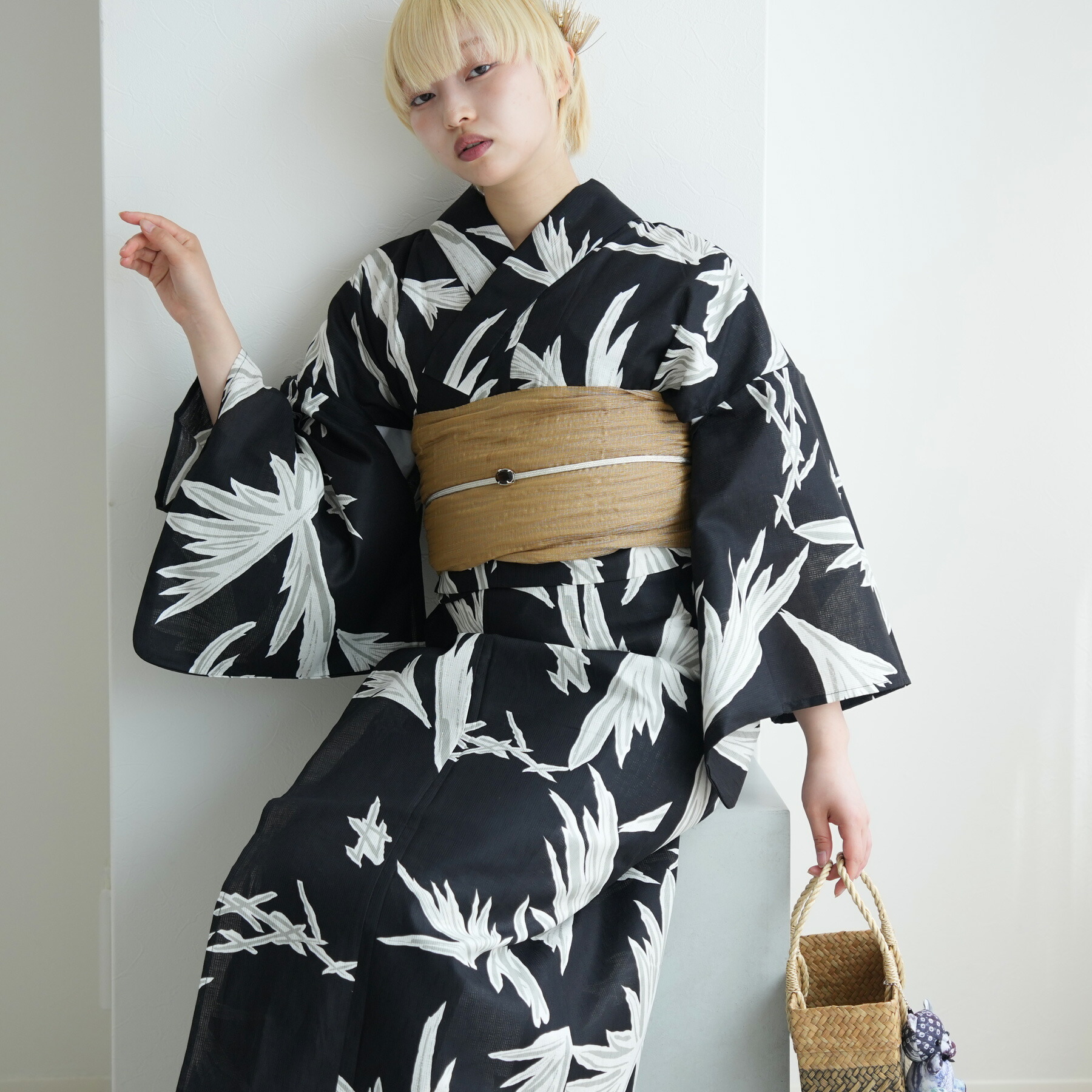 2026新作【utatane セパレート 浴衣 3点セット レディース 高級変わり織｜黒と銀鼠のモダンの余韻（フリーサイズ）】二部式｜簡単着付け｜国産生地・国内染色｜希少図案を現代に復刻｜浴衣（ゆかた上下）・帯・下駄付き｜utatane 12,409円