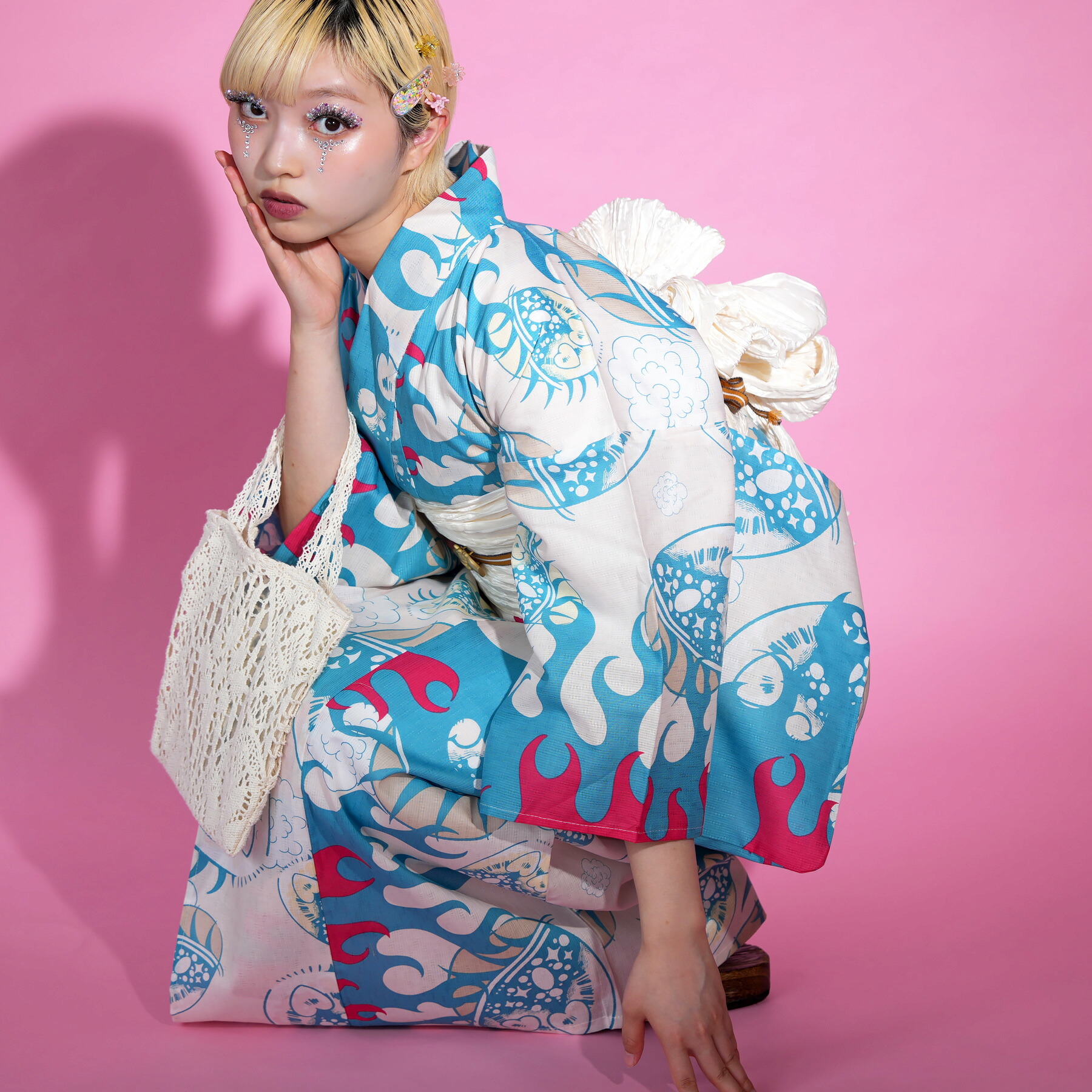 【ニコアンティーク&times;せきやゆりえ セパレート 浴衣 3点セット レディース 高級変わり織｜Burning Eyes クリーム（フリーサイズ）】二部式｜簡単着付け｜国産生地・国内染色｜コラボ｜限定販売｜うるきら甘可愛＆中毒ポップ｜浴衣（ゆかた上下）・帯・下駄［Nico@ntique］｜utatane