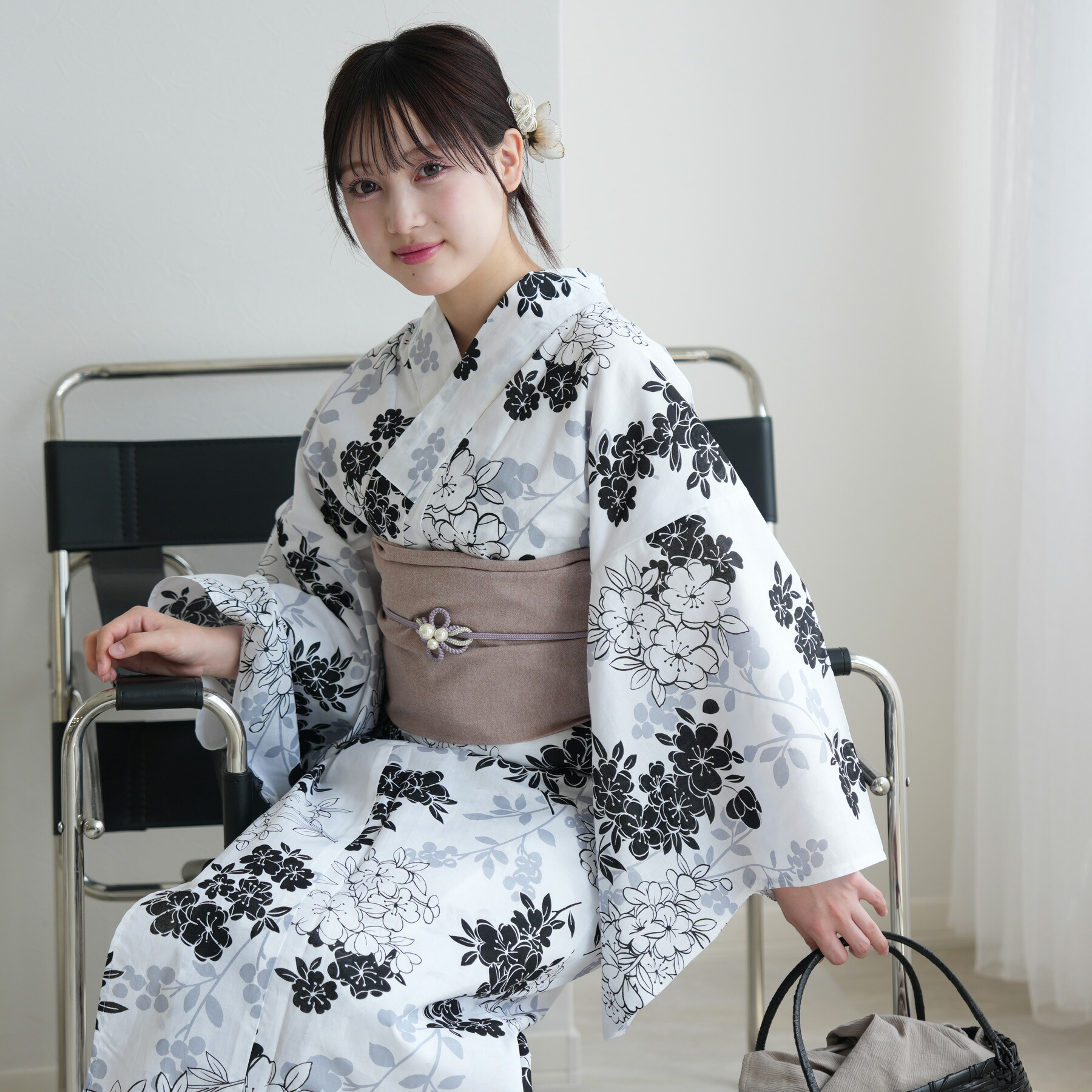 花柄 浴衣 綿100% 白黒　帯付き k5-brand1202ok_1.jpg