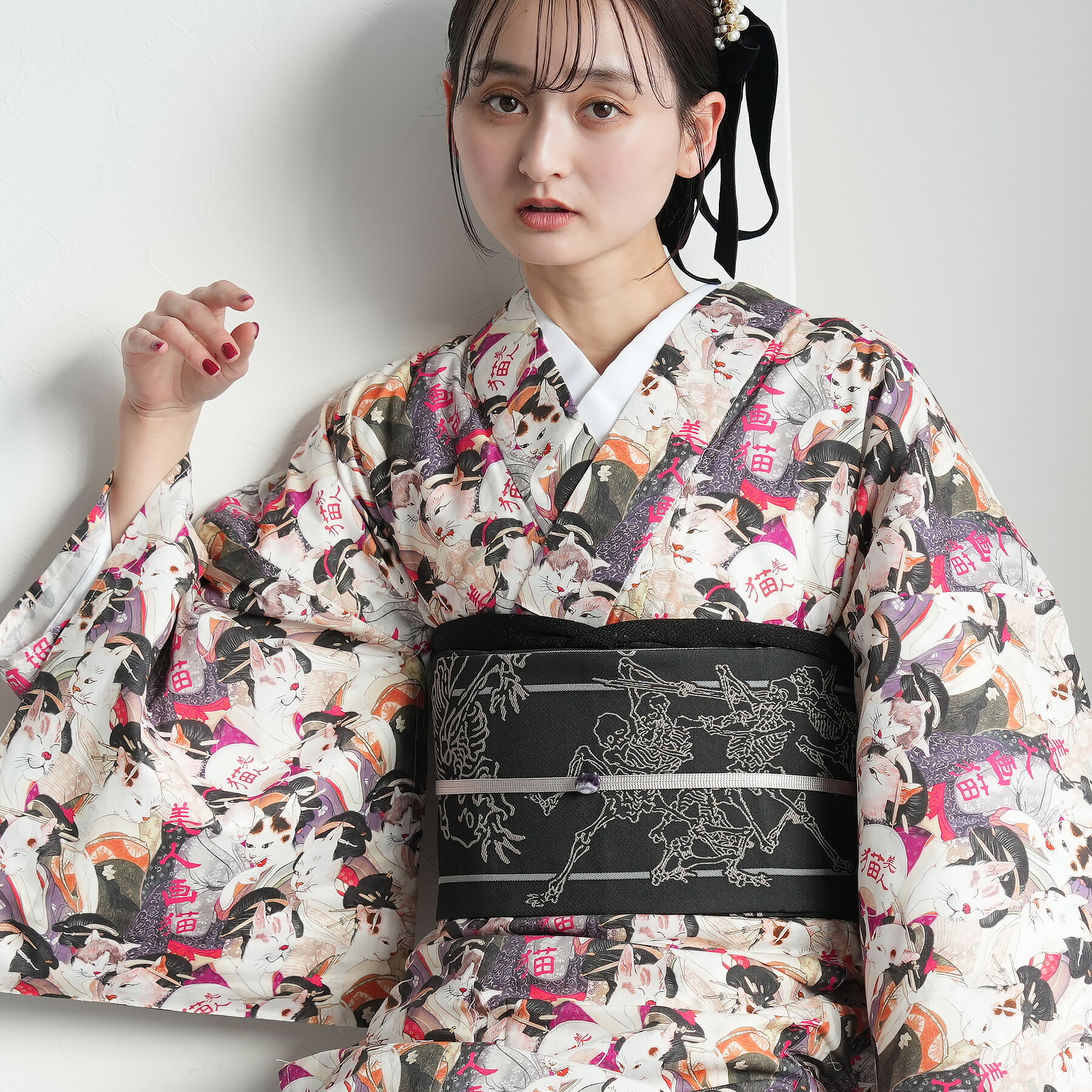 【ニコアンティーク 単衣着物 美人画猫 】着物 洗える着物 単衣 レトロ レディース 単品 ファブリック着物 猫 浮世絵風 花魁 ねこ 街着 ひとえ カジュアル 女性 個性的 和風 和服 レトロ モダン 日本製 国産｜utatane