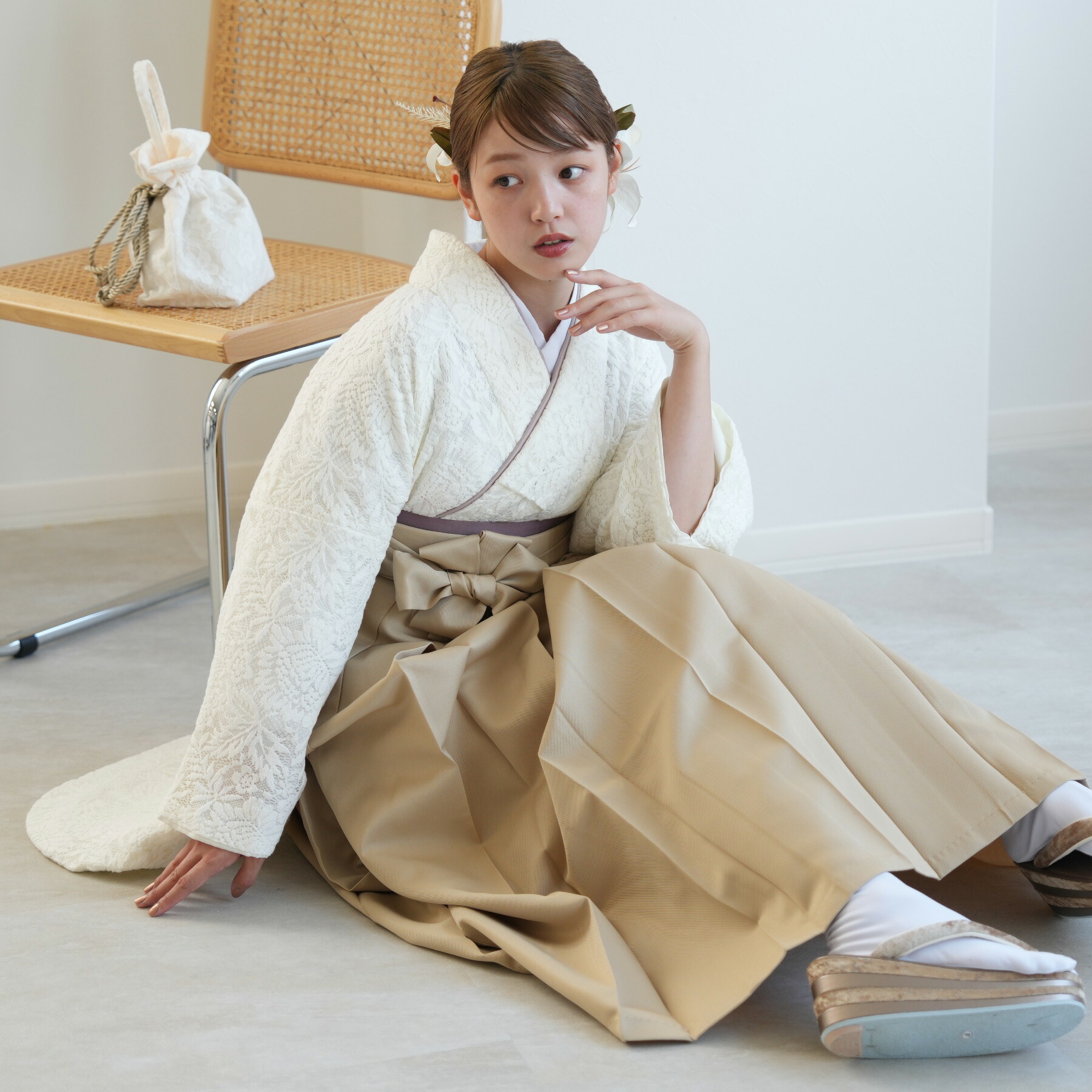 【リサイクル着物セット】2尺袖着物 袴 2点セット utatane 袴91cm（身長約153-158cm） 袴セット 卒業式 大学生 着物 女性 重ね衿縫い付済 中古 USED 販売 着物と袴の2点セット 謝恩会 白系 日本製レース