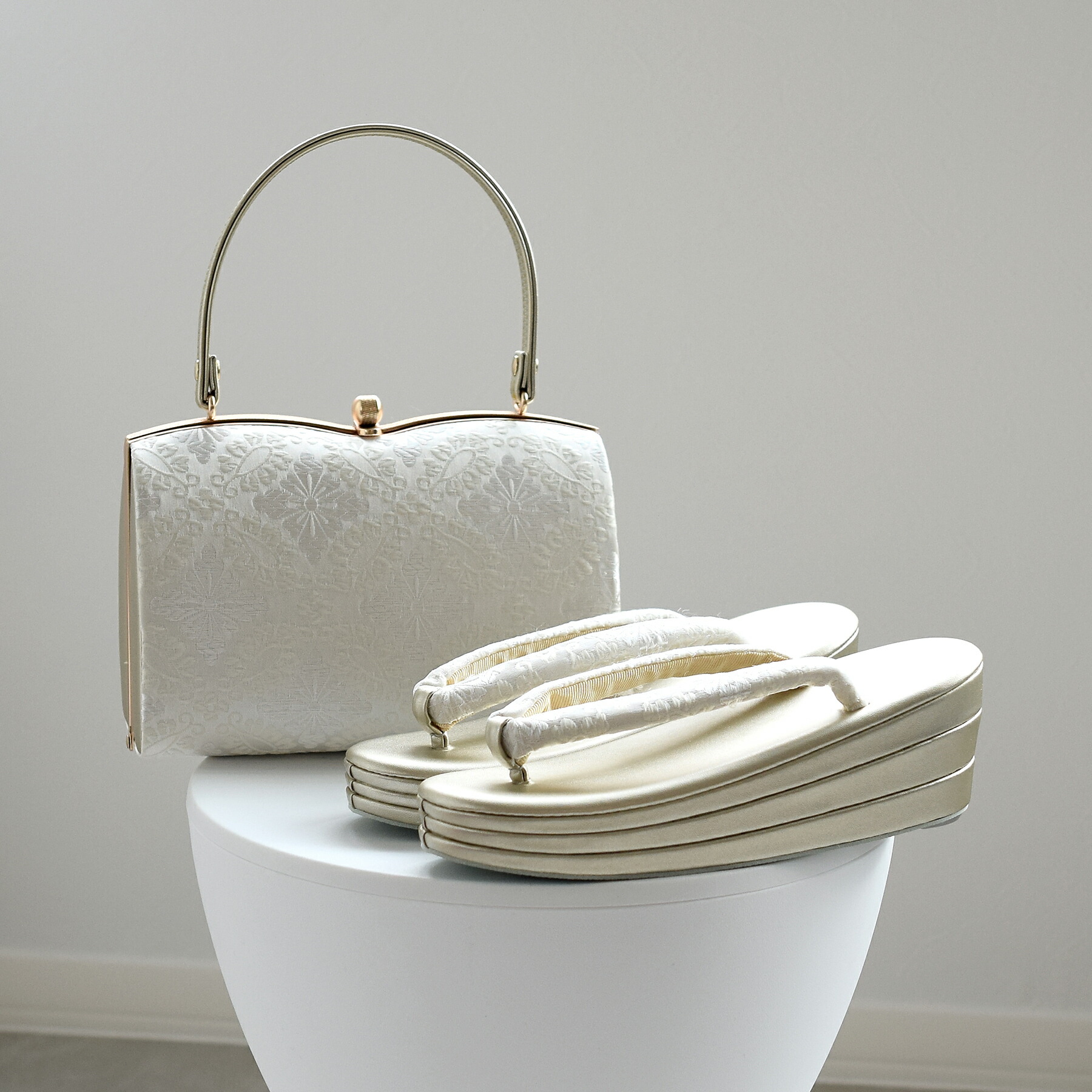 新品☆未使用品　和装　牛革　草履&バッグ　螺鈿　L 23.5-24 楽天市場】【正絹 本革 草履バッグセット 華綴】留袖 礼装 訪問