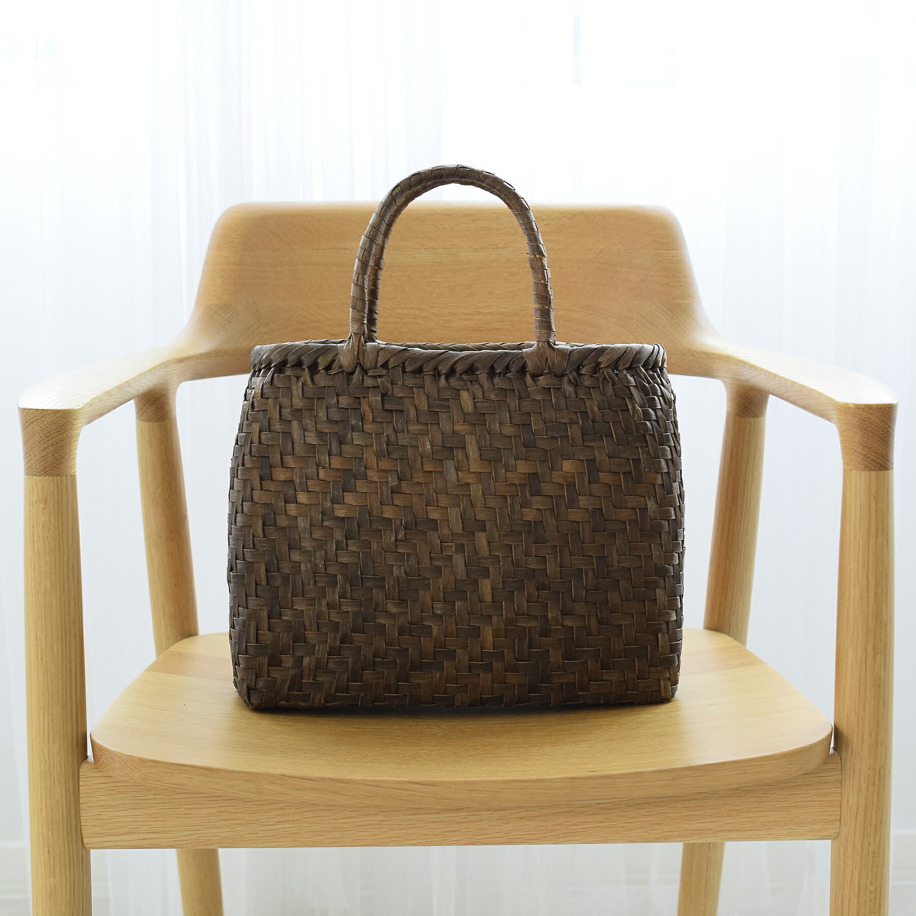 【美品】籠バッグ 定番網代編み 手提げ 内布付き 自然素材 かごバッグ 純国産 籠作家悠帆さん作 山葡萄かごバッグ 網代編み 定番型