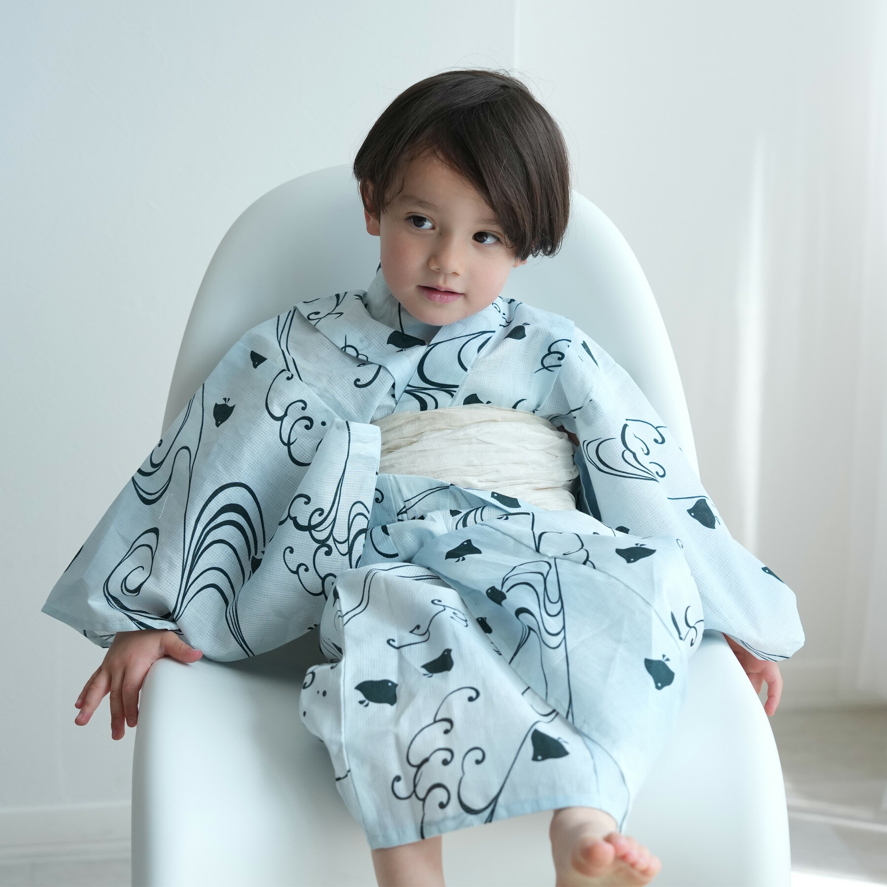 【20％OFF】【utatane kids 高級変わり織 子供浴衣3点セット 男の子 淡い水色ぼかしに碧色の千鳥】ここでしか買えない昭和初期アンティーク復刻版 こども浴衣セット（ゆかた・帯・下駄）3歳 4歳 5歳 6歳 7歳 8歳 9歳 10歳 キッズ 国産生地 国内染色 上質