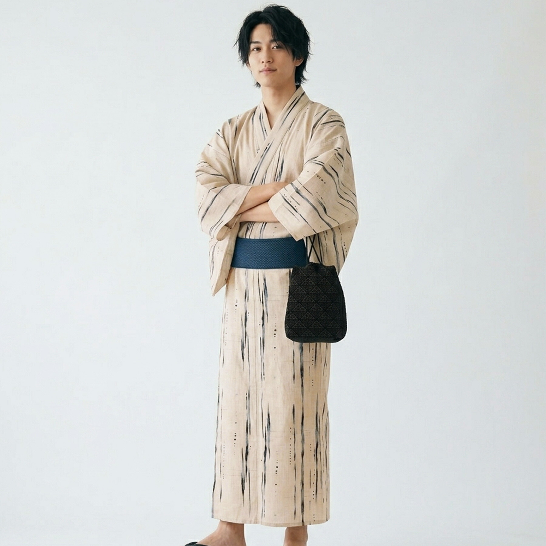 【20％OFF】2026新作【高級変わり織 メンズ 浴衣3点セット きなりにかすれ縞】男 紳士 男性 選べるM/Lサイズ 日本製角帯 浴衣セット（ゆかた・帯・下駄）ですぐお出かけ 古典柄 レトロ 上質 国産生地 国内染色｜utatane