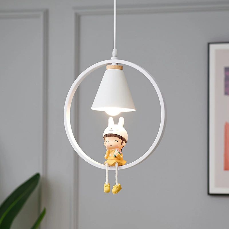 ペンダントライト 北欧 おしゃれ LED対応 人形 ミニフィグ かわいい 円枠 オシャレ 天井照明器具 子供部屋 ダイニング キッチン 吹き抜け ベッドルーム 和風 シンプル 天井ライト 寝室 和室 居間 洋室 食卓用 直付け 工事不要 引掛シーリング ダクトレール 室内照明｜映せば 店