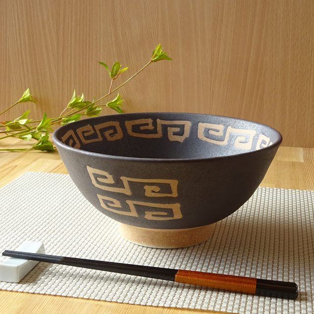 楽天市場 いぶし黒 黄雷紋6 5寸ラーメン丼ラーメン鉢 器 おしゃれ オシャレ 食洗機対応 食器 業務用 中華 どんぶり 和風 丼 鉢 丼物 雷門 おうち時間 模様 テーブルウェア器彩人うつわさいと