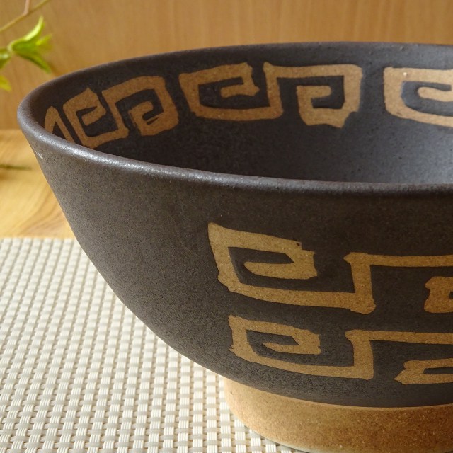 楽天市場 いぶし黒 黄雷紋6 5寸ラーメン丼ラーメン鉢 器 おしゃれ オシャレ 食洗機対応 食器 業務用 中華 どんぶり 和風 丼 鉢 丼物 雷門 おうち時間 模様 テーブルウェア器彩人うつわさいと