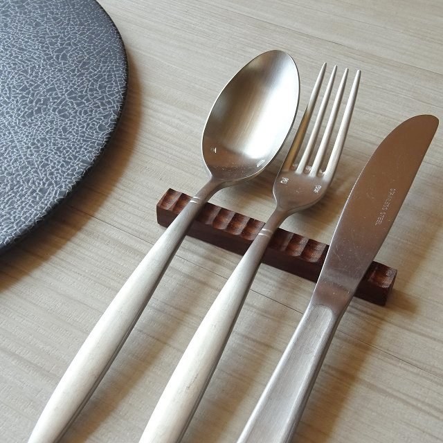 楽天市場 ウッド カトラリーレスト 9cm ライトブラウン オークナチュラル 自然 木の箸置き フォークレスト スプーンレスト ナイフレスト 箸置 はし おき おしゃれ カフェ風 カフェ オシャレ ディナー 朝食 昼食 夕食色 ライトブラウン9cm テーブルウェア器彩人うつわさいと