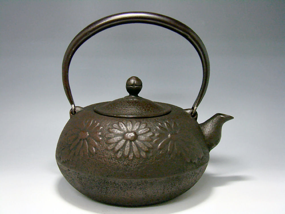 楽天市場】【送料無料】 南部鉄瓶【別製 平丸型 椿】1.8リットル