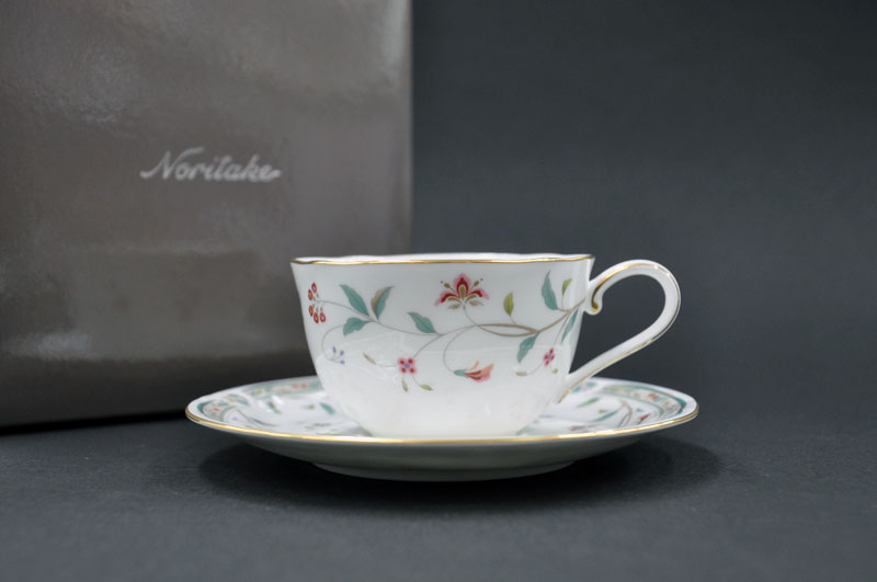 ノリタケ ～Noritake～ティー・コーヒー碗皿セット(5客)レースウッド