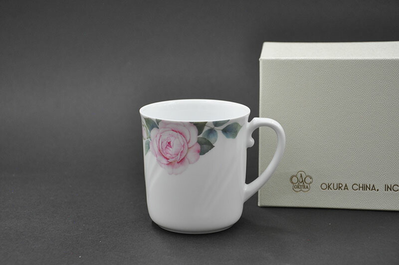 大倉陶園\u003cBR\u003eFor you「薔薇」コップ\u003cBR\u003e＜領域相応う＞【貨物輸送無料】\u003cBR\u003e\u003cBR\u003e差し上げ物 差し上げ物 差し上げ物 生まれ落ちる日 母の日 父の日 敬老 クリスマス 御祝 お祝 内祝 不死化 おすすめ 雅びやか 一般受け ローズ マグカップ 【日本製】ソーシャルギフト相応う