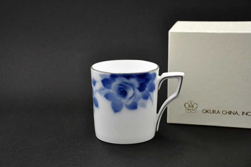 大倉陶園ブルーローズスタイル(BLUE ROSE STYLE)　マグカップ【送料無料】Blue Rose Styleマグ プレゼント 贈り物 ギフト 誕生日 母の日 父の日 敬老 クリスマス 御祝 お祝 内祝 記念 おすすめ 上品 人気 薔薇 白磁 岡染め ブルー バラ【日本製】｜わたしの器