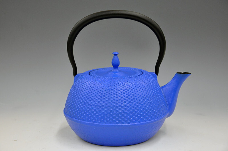 未使用品、供箱等付属品付　南部秀山 佐藤秀次郎造　１２型アラレ　鉄瓶　南部鉄瓶 Amazon | 南部秀山堂南部伝統工芸士 佐藤 勝弘造アラレ 南部鉄瓶